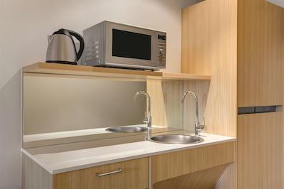 تراولج هتل اسیدنی