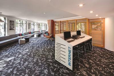 تراولج هتل اسیدنی