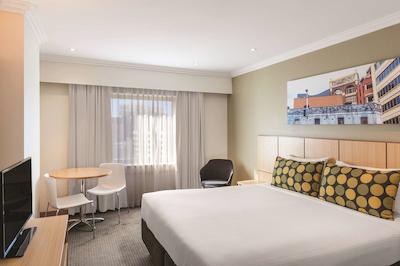 تراولج هتل اسیدنی