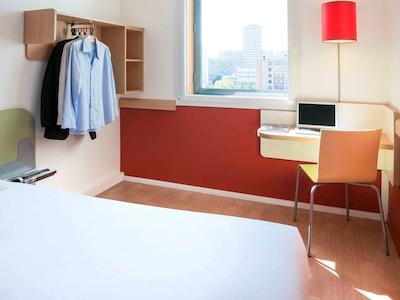 ایبیز بوجت لین سنتر-گار پارت-دیو