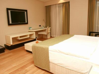 هالیدی این استانبول ایرپورت هتل