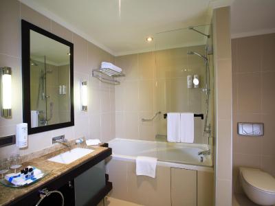 هالیدی این استانبول ایرپورت هتل