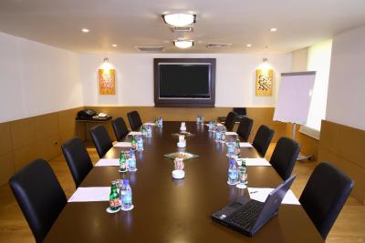 هالیدی این استانبول ایرپورت هتل