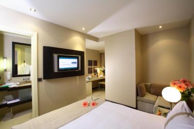 هالیدی این استانبول ایرپورت هتل