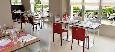 هتل رستاورانت کمپانیل پنت-ا-موسن