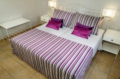 اکتیا بیچ ویلیج