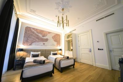 آکا لاش تکسیم هتل