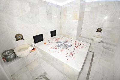 آکا لاش تکسیم هتل