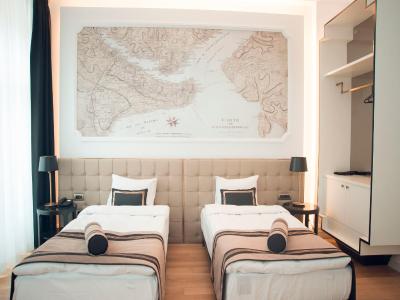 آکا لاش تکسیم هتل