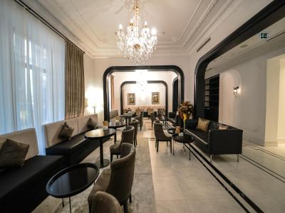 آکا لاش تکسیم هتل