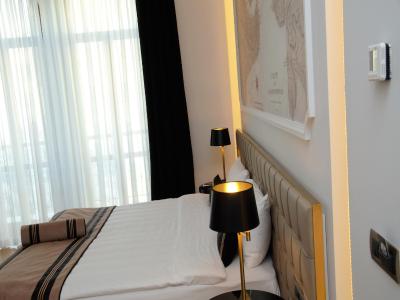 آکا لاش تکسیم هتل