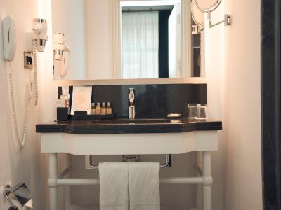 آکا لاش تکسیم هتل