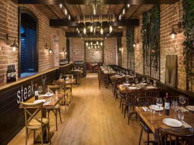 آکا لاش تکسیم هتل