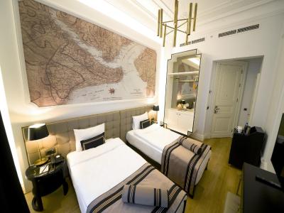 آکا لاش تکسیم هتل