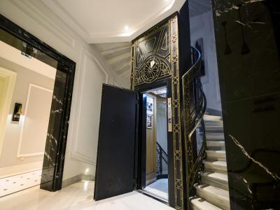 آکا لاش تکسیم هتل