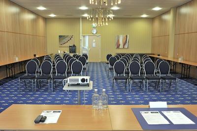 گولدن تولیپ استراندهتل وستدوین