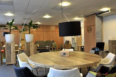 گولدن تولیپ استراندهتل وستدوین