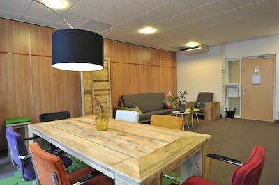 گولدن تولیپ استراندهتل وستدوین