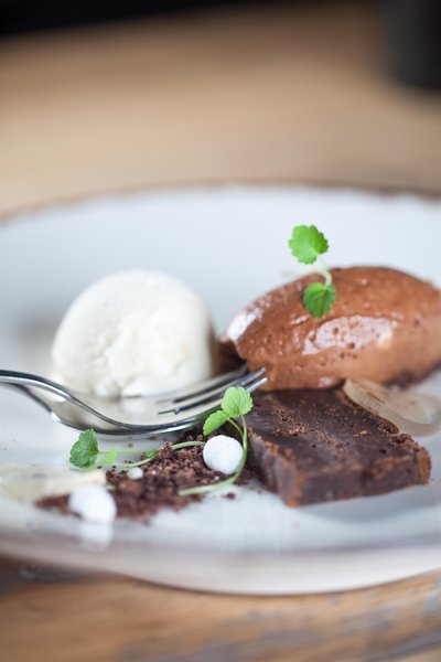 گولدن تولیپ استراندهتل وستدوین