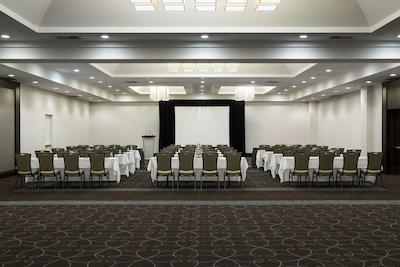 هیلتون سویتز وینیپگ آیرپرت