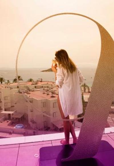 اینسید کالوی بیچ