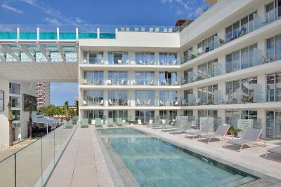 اینسید کالوی بیچ