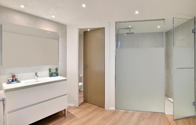 اینسید کالوی بیچ