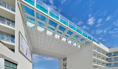 اینسید کالوی بیچ