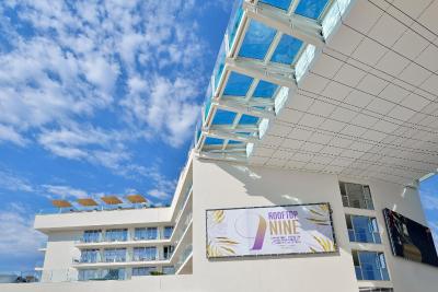 اینسید کالوی بیچ