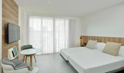 اینسید کالوی بیچ