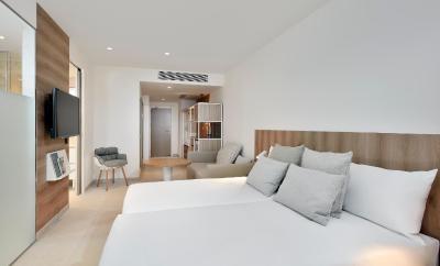 اینسید کالوی بیچ