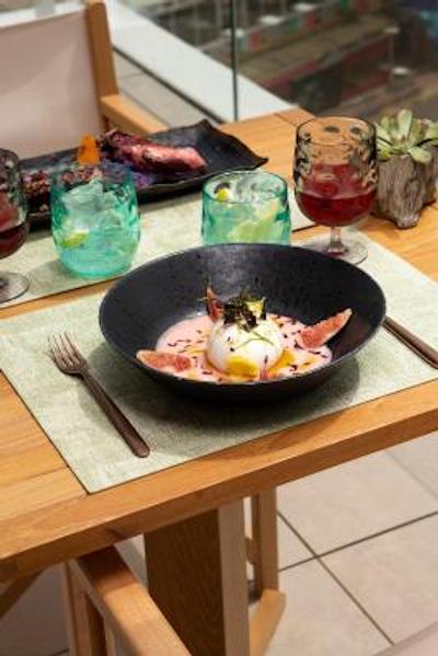 اینسید کالوی بیچ