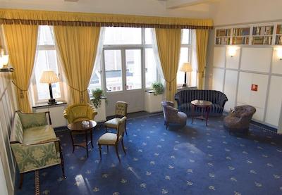 فیرست هتل استات