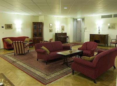 فیرست هتل استات