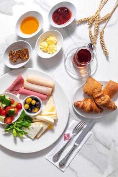 سیویکی تکسیم هتل استانبول