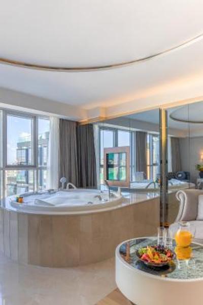 سیویکی تکسیم هتل استانبول