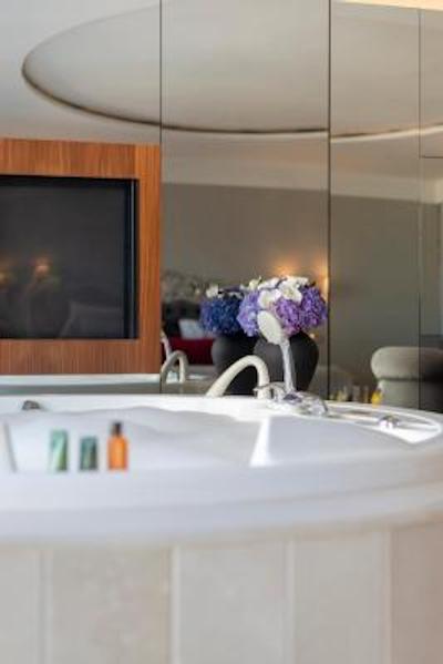 سیویکی تکسیم هتل استانبول