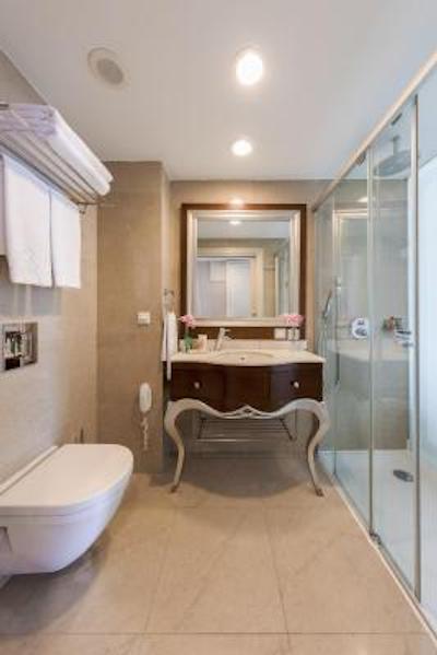 سیویکی تکسیم هتل استانبول