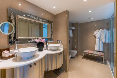 سیویکی تکسیم هتل استانبول