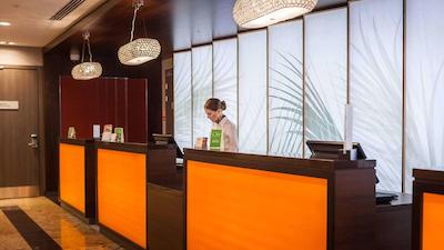 دوبلتری بای هیلتون تیومن