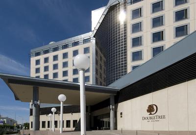 دوبلتری بای هیلتون تیومن