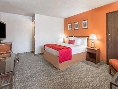 رامادا مسا فنیکس ایست اریا