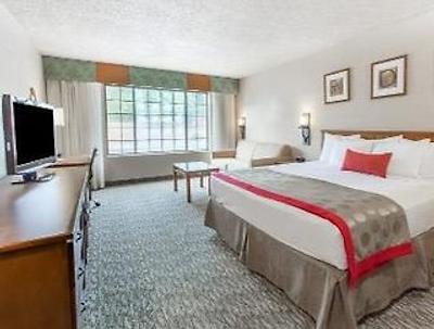 رامادا مسا فنیکس ایست اریا