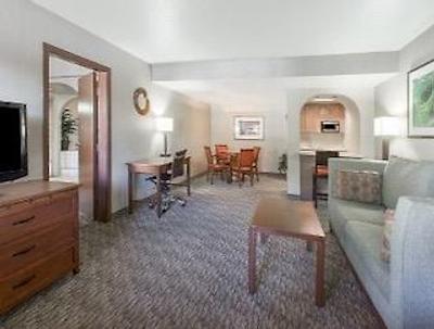 رامادا مسا فنیکس ایست اریا