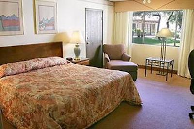 رامادا مسا فنیکس ایست اریا