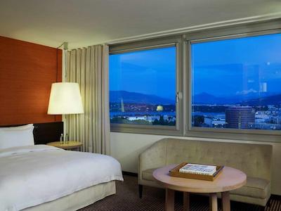 اینترکنتیننتال جنو