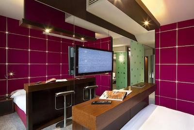 وناهتلز ویتریا فیرنز