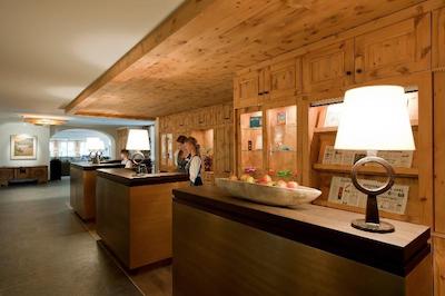 ادولا فلیمز