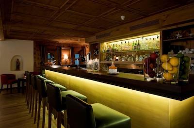 ادولا فلیمز