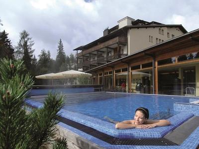 ادولا فلیمز